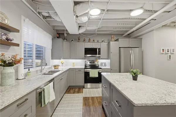 $750,000 | 36903 East Church Road, Oak Grove, MO 64075