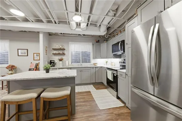 $750,000 | 36903 East Church Road, Oak Grove, MO 64075