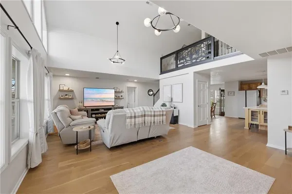 $750,000 | 36903 East Church Road, Oak Grove, MO 64075