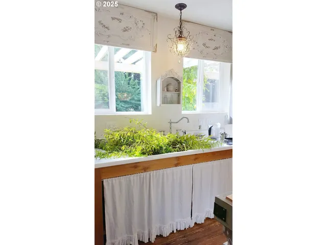 a view of a floor plan