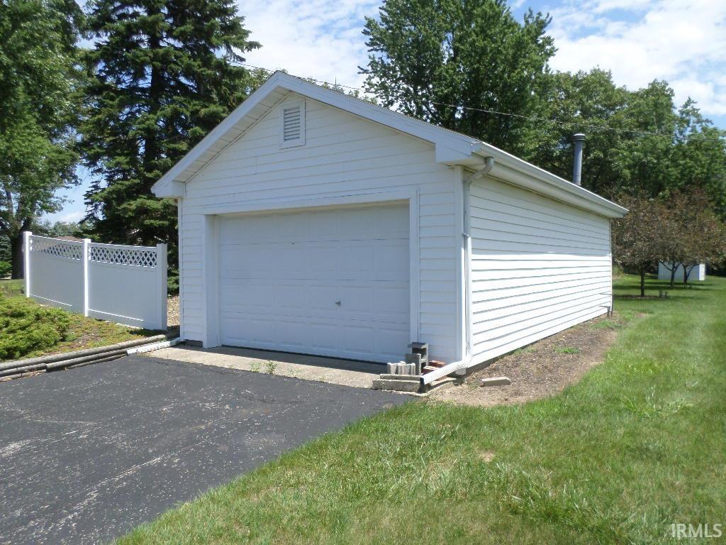 1877 South Sweetgum Road Rochester, IN 46975 - Photo 3 of 15
