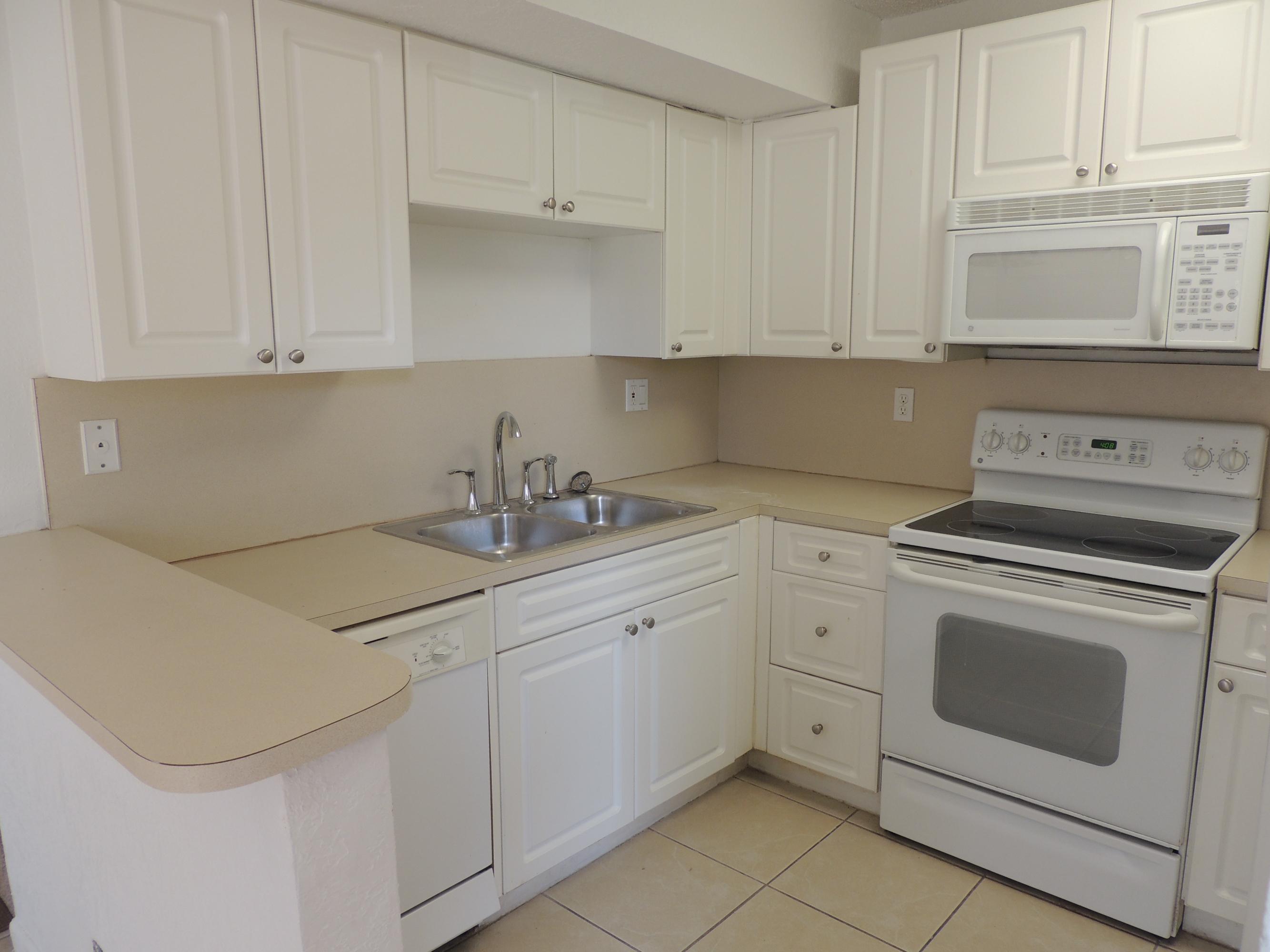 8236 Severn Drive, Unit A Boca Raton, FL 33433 - Photo 3 of 10 Boca Rio 004