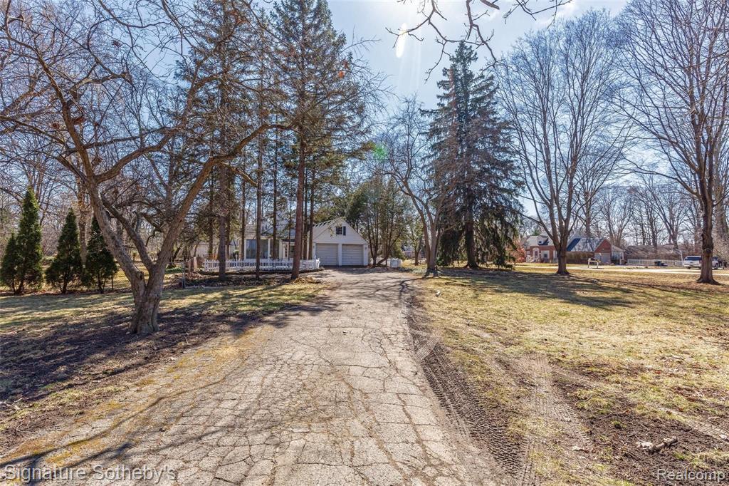 27634 Rackham Drive Lathrup Village, MI 48076 - Photo 39 of 41