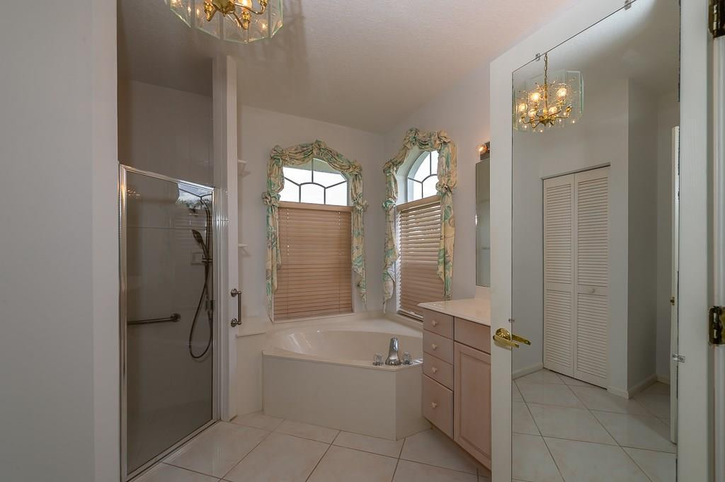 21552 Arbor Way Boca Raton, FL 33433 - Photo 28 of 46 Separate Shower