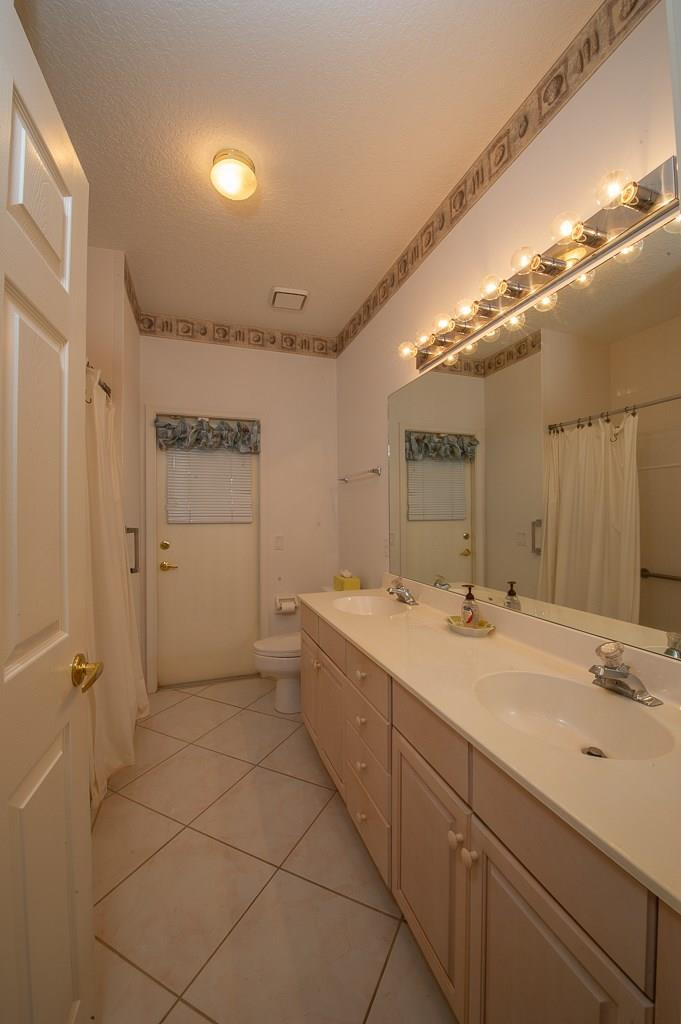 21552 Arbor Way Boca Raton, FL 33433 - Photo 34 of 46 Second Full Size Bathroom