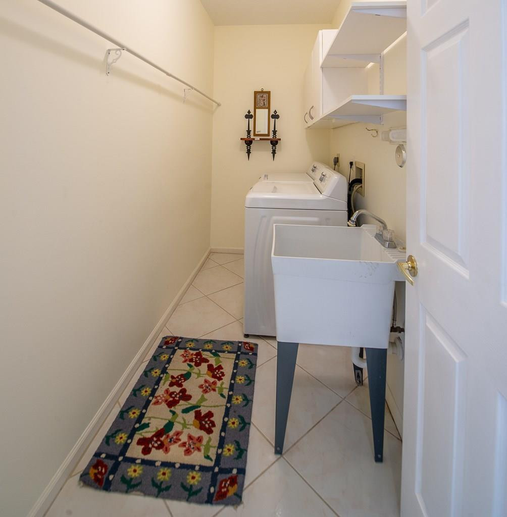 21552 Arbor Way Boca Raton, FL 33433 - Photo 36 of 46 Large Laundry Room