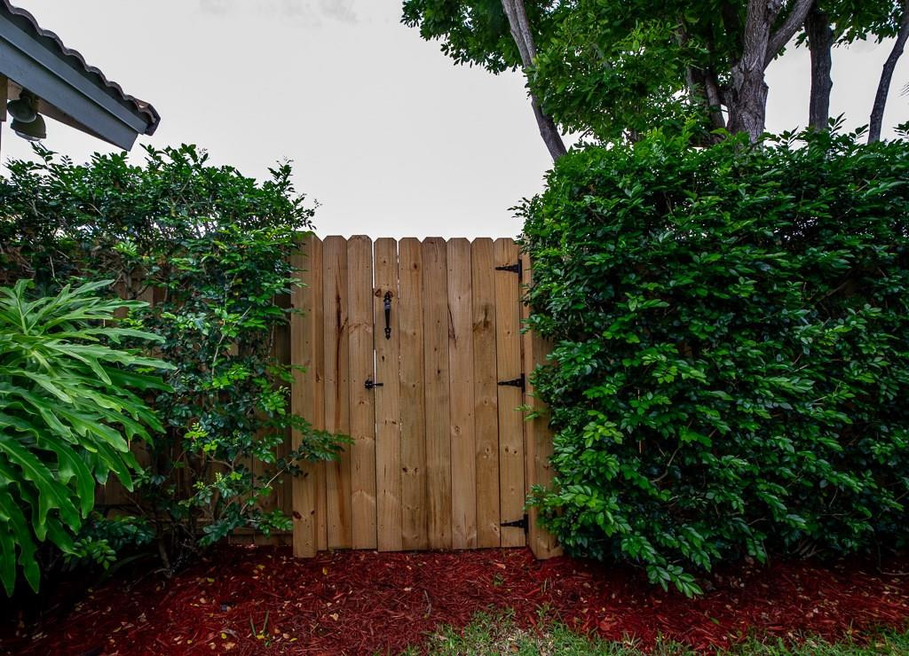 21552 Arbor Way Boca Raton, FL 33433 - Photo 42 of 46 Side Gate of Backyard