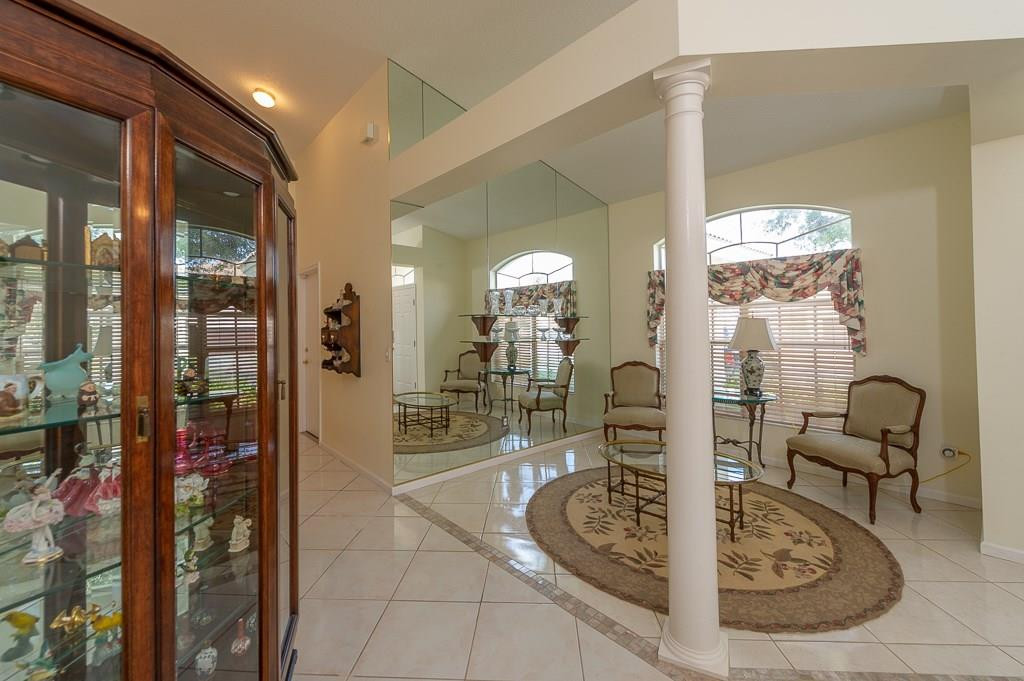 21552 Arbor Way Boca Raton, FL 33433 - Photo 8 of 46 A Sitting Area to have a Cup of Tea