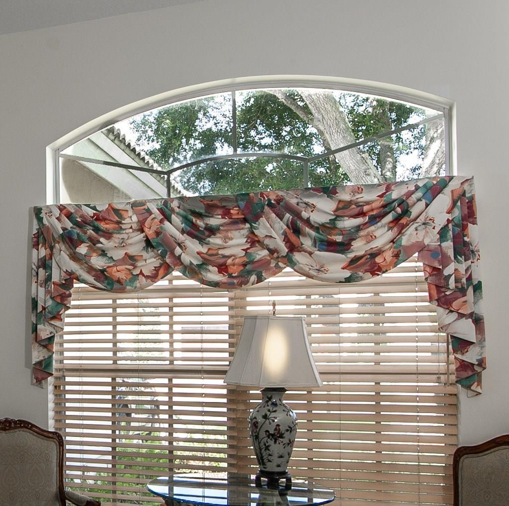 21552 Arbor Way Boca Raton, FL 33433 - Photo 9 of 46 Bright Large Windows