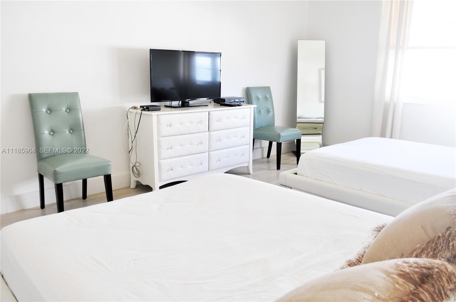 100 Lincoln Road, Unit 910 Miami Beach, FL 33139 - Photo 7 of 11