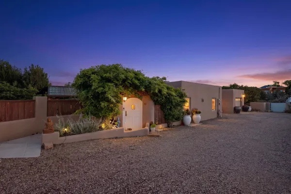 $779,000 | 20 Moya Loop, Santa Fe, NM 87508