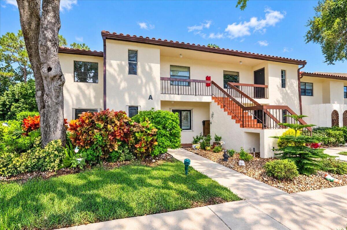 21864 Arriba Real Boca Raton, FL 33433 - Photo 2 of 39 01-8I8A5313_edit