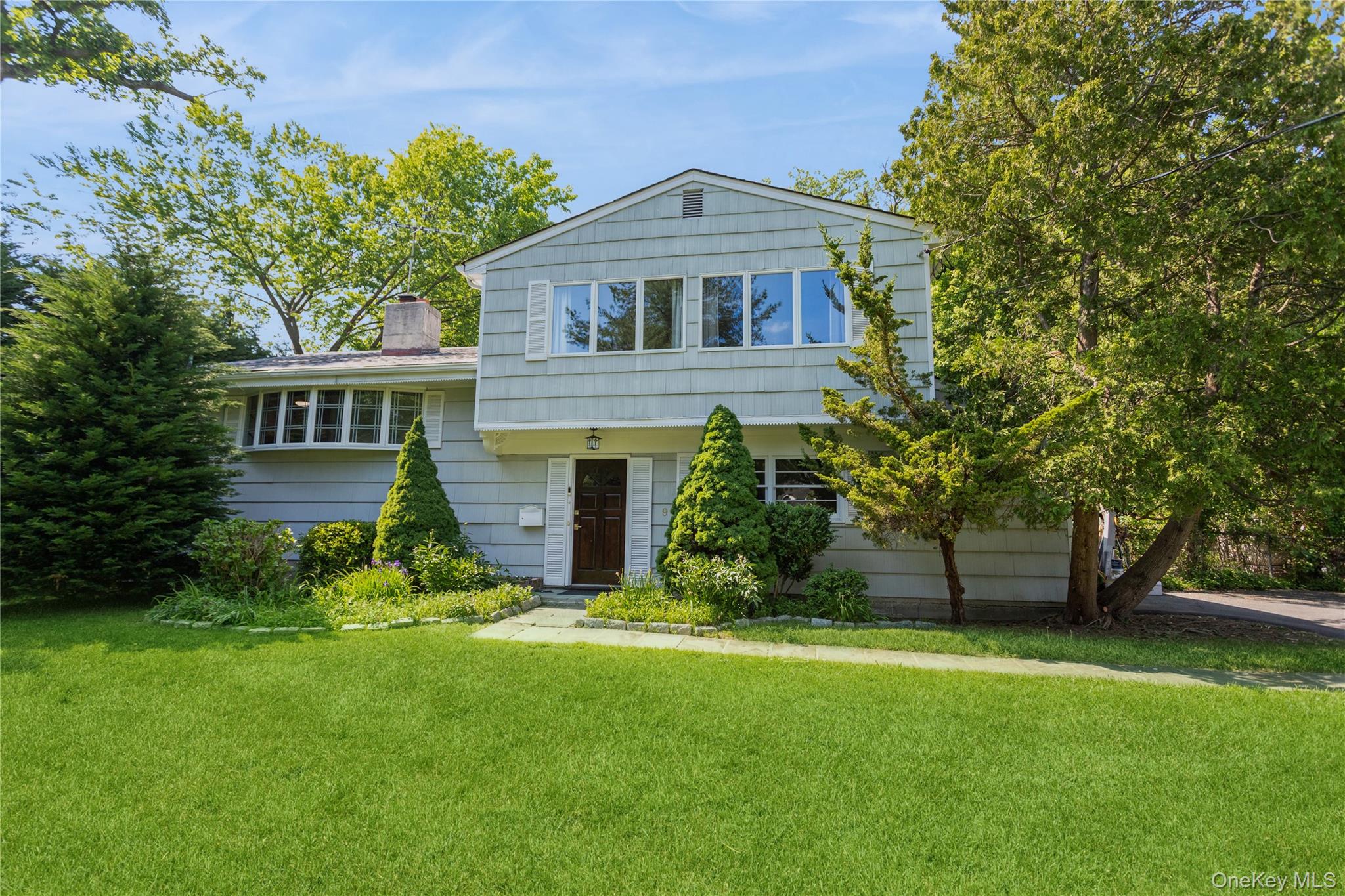 9 Marlene Court Rye, NY 10580 - Photo 2 of 37