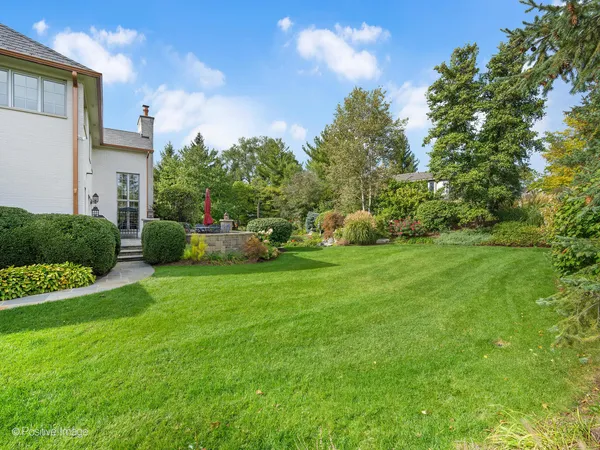$1,049,000 | 15-w601 81st Street, Burr Ridge, IL 60527