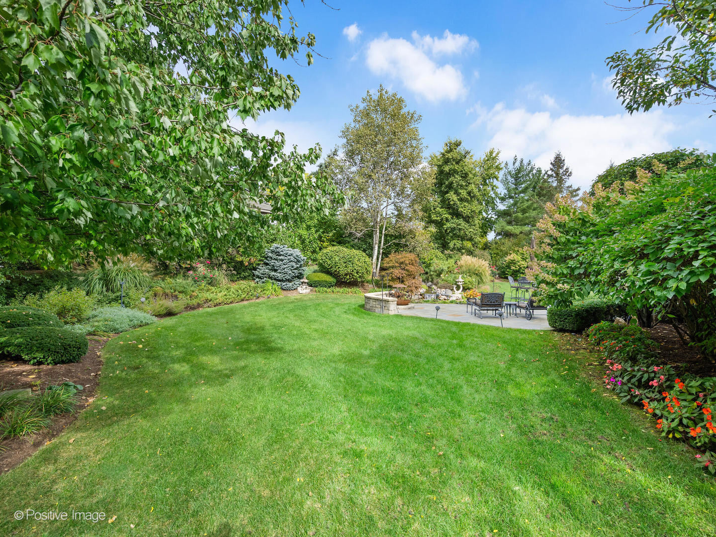 15-w601 81st Street Burr Ridge, IL 60527 - Photo 38 of 42 a view of a garden with a tree