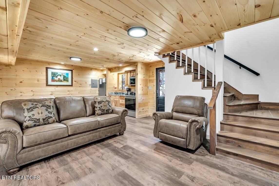 4560 Redwood Road Cosby, TN 37722 - Photo 3 of 15 Wills Barn Living area