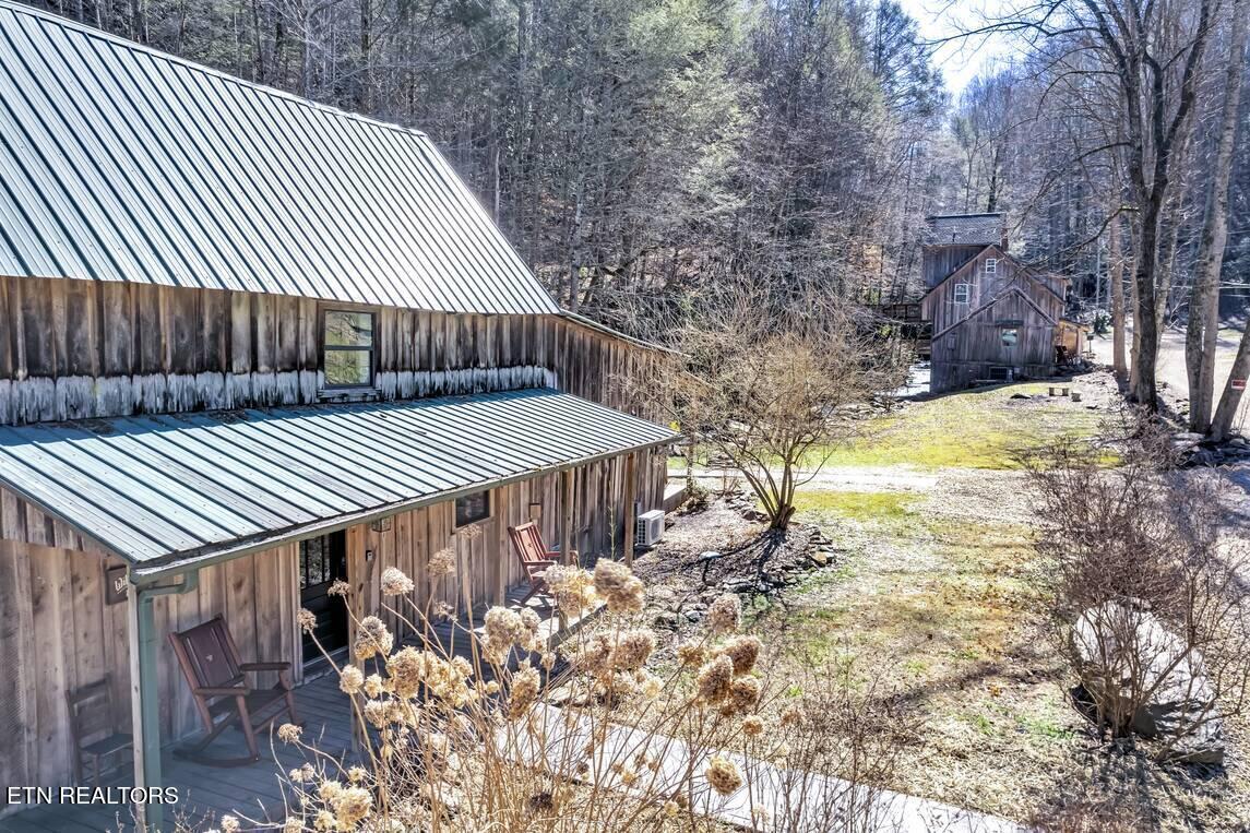 4560 Redwood Road Cosby, TN 37722 - Photo 6 of 15 Wills Barn