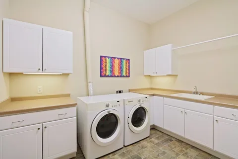 $695,000 | 9002 Hawks Reserve Lane, Unit 202, Verona, WI 53593