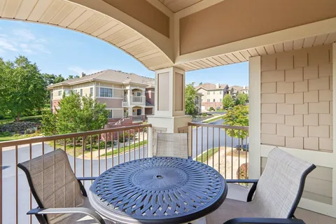 $695,000 | 9002 Hawks Reserve Lane, Unit 202, Verona, WI 53593