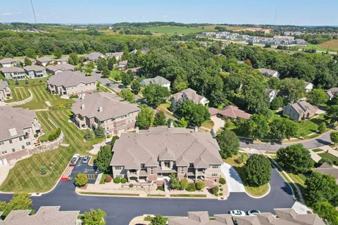 $695,000 | 9002 Hawks Reserve Lane, Unit 202, Verona, WI 53593