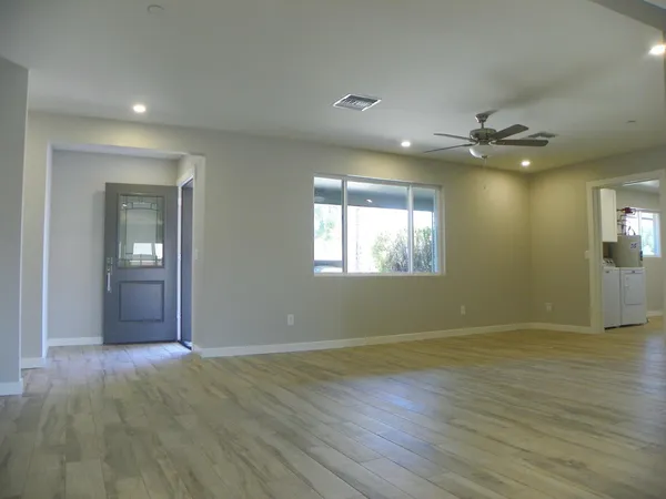 $3,200 | 8337 East Meadowbrook Avenue, Scottsdale, AZ 85251