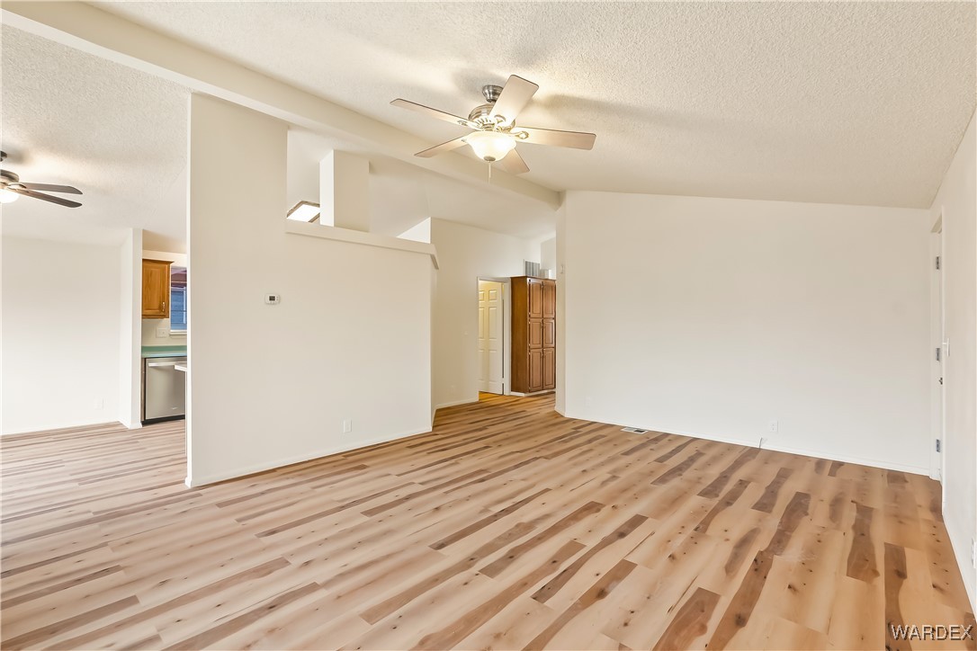 1545 East El Rodeo Road, Unit 64 Fort Mohave, AZ 86426 - Photo 12 of 31 Living Room