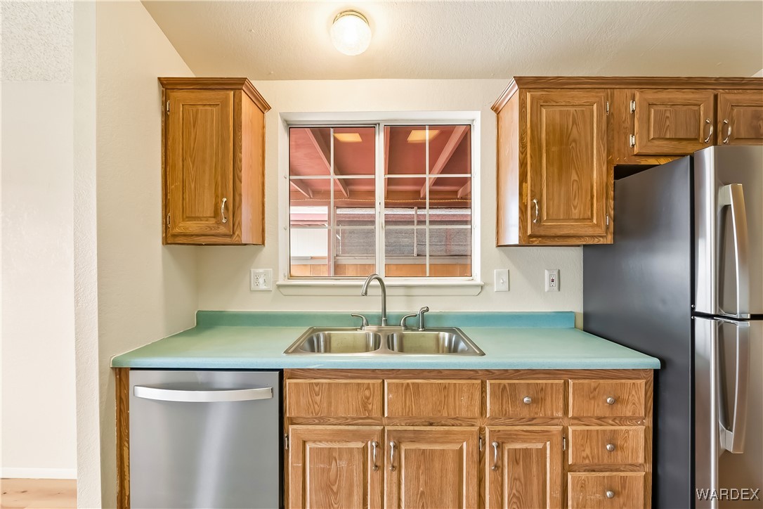 1545 East El Rodeo Road, Unit 64 Fort Mohave, AZ 86426 - Photo 6 of 31 Kitchen