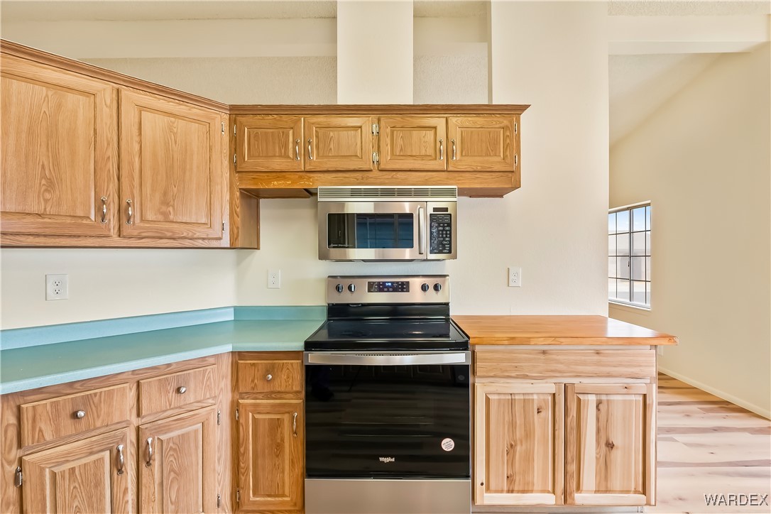 1545 East El Rodeo Road, Unit 64 Fort Mohave, AZ 86426 - Photo 9 of 31 Kitchen