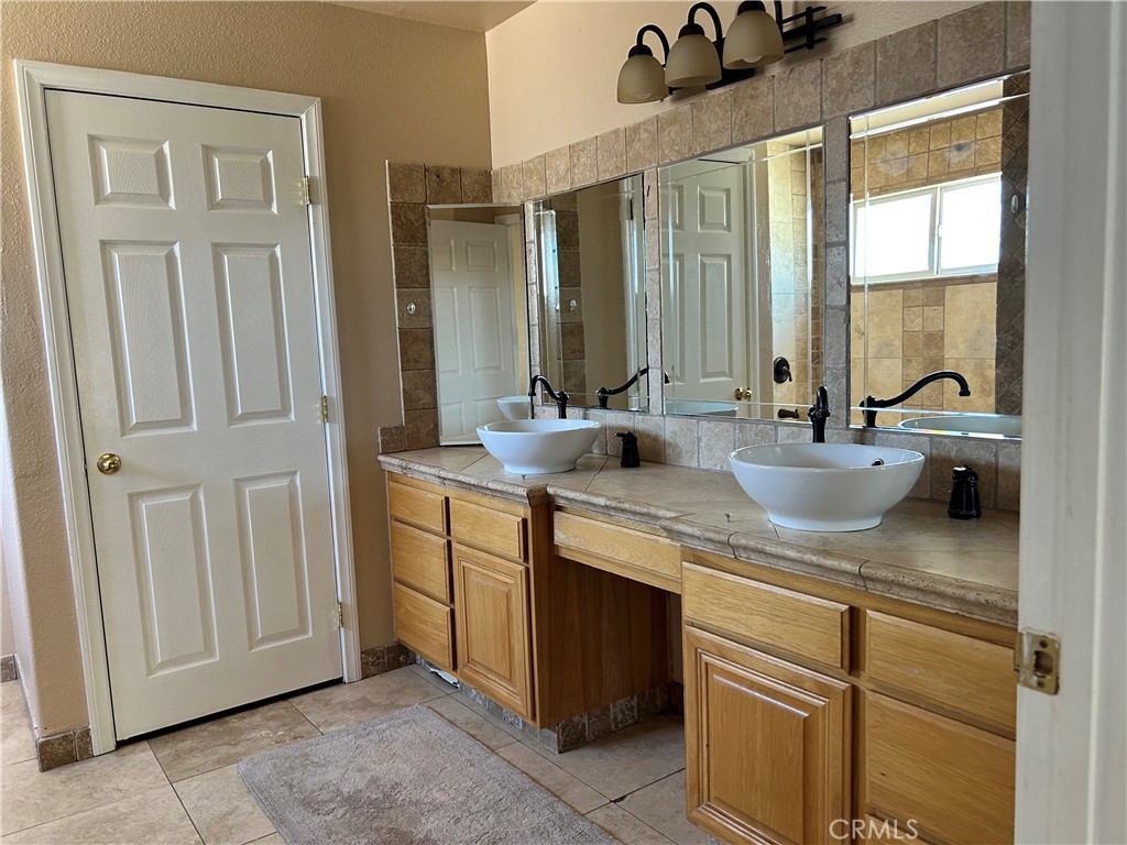 13955 Okesa Road Apple Valley, CA 92307 - Photo 9 of 20