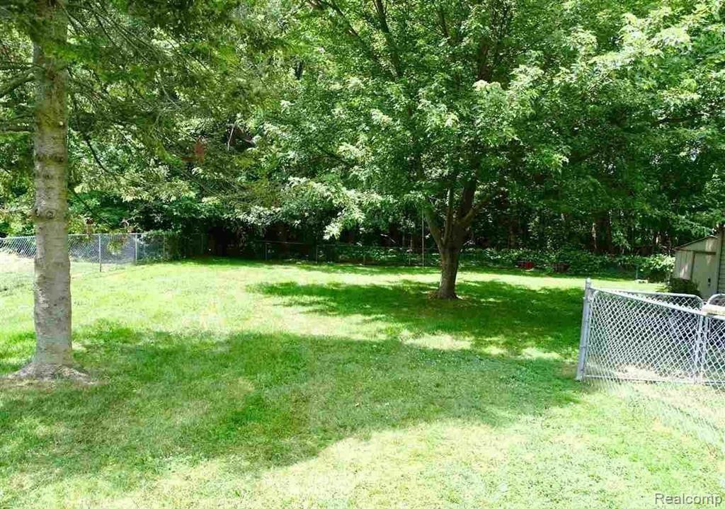 2930 Grant Road Rochester Hills, MI 48309 - Photo 20 of 24
