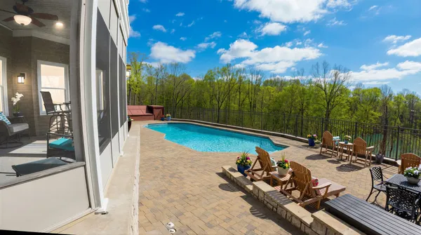 $999,000 | 153 Chelsea, Eddyville, KY 42038