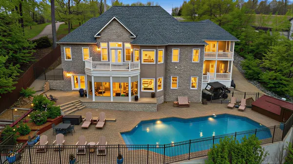 $999,000 | 153 Chelsea, Eddyville, KY 42038
