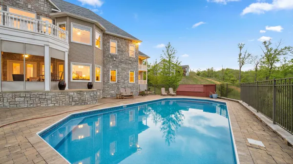 $999,000 | 153 Chelsea, Eddyville, KY 42038