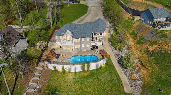 $999,000 | 153 Chelsea, Eddyville, KY 42038