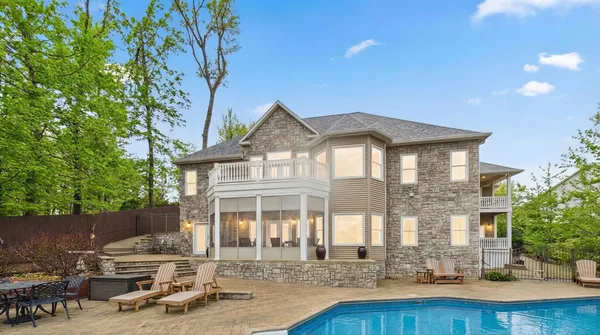 $999,000 | 153 Chelsea, Eddyville, KY 42038