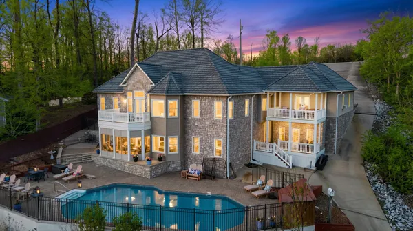 $999,000 | 153 Chelsea, Eddyville, KY 42038