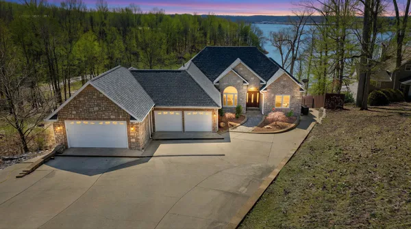 $999,000 | 153 Chelsea, Eddyville, KY 42038
