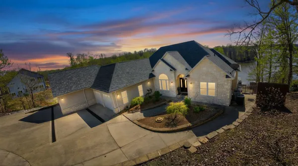 $999,000 | 153 Chelsea, Eddyville, KY 42038
