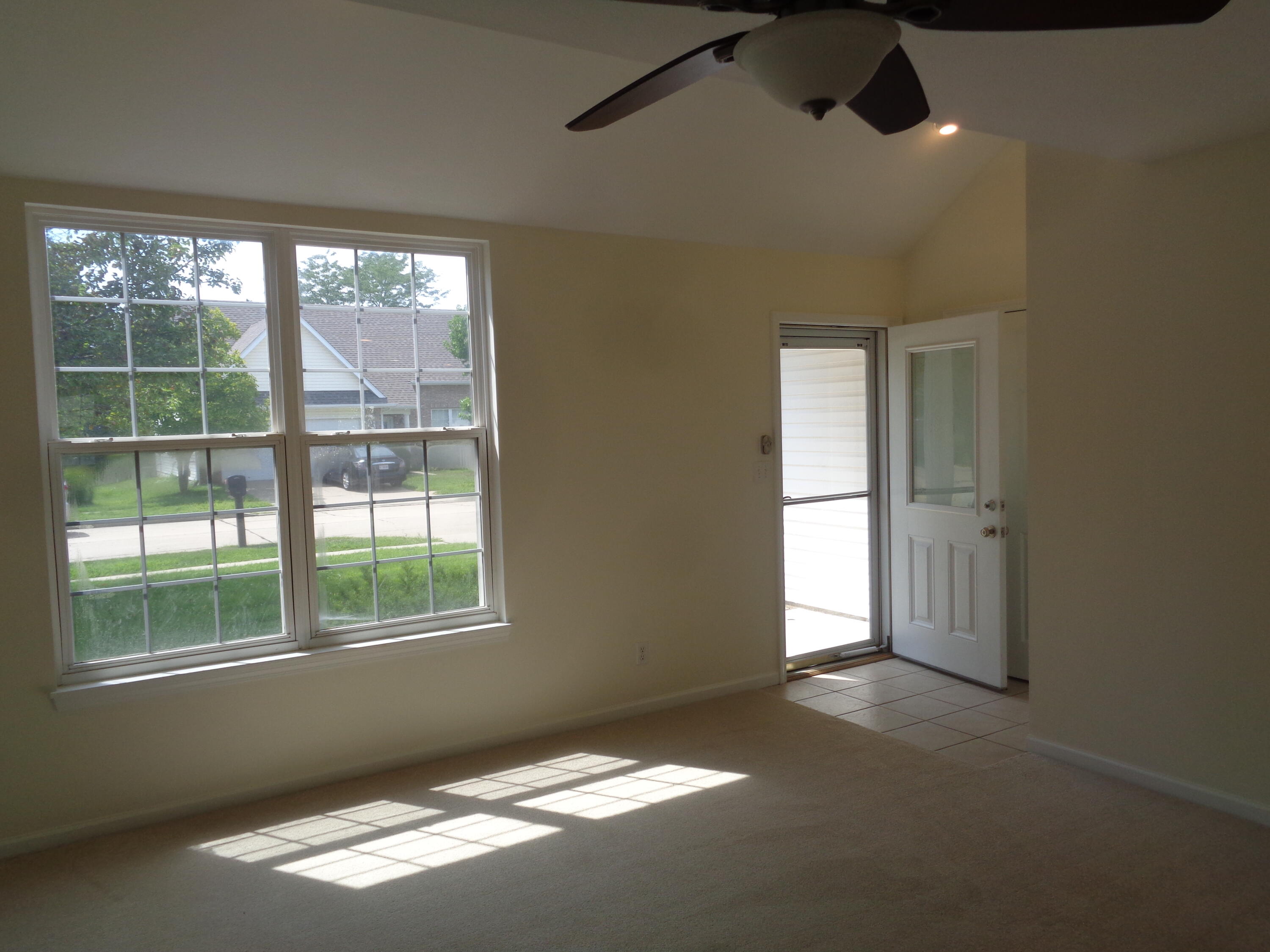 4008 Meadow View Drive Columbia, MO 65201 - Photo 3 of 14 Gallery Image 3