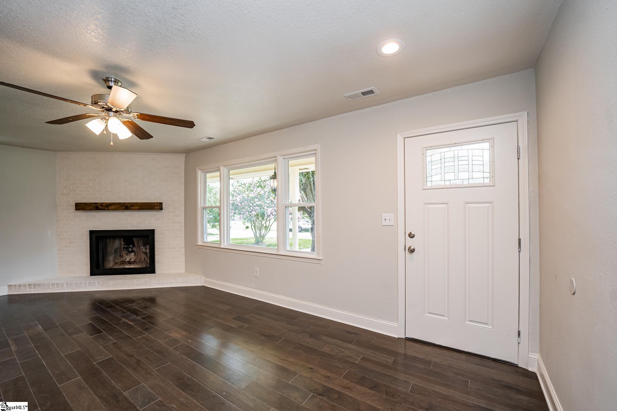 1333 Farmer Road Starr, SC 29684 - Photo 2 of 17