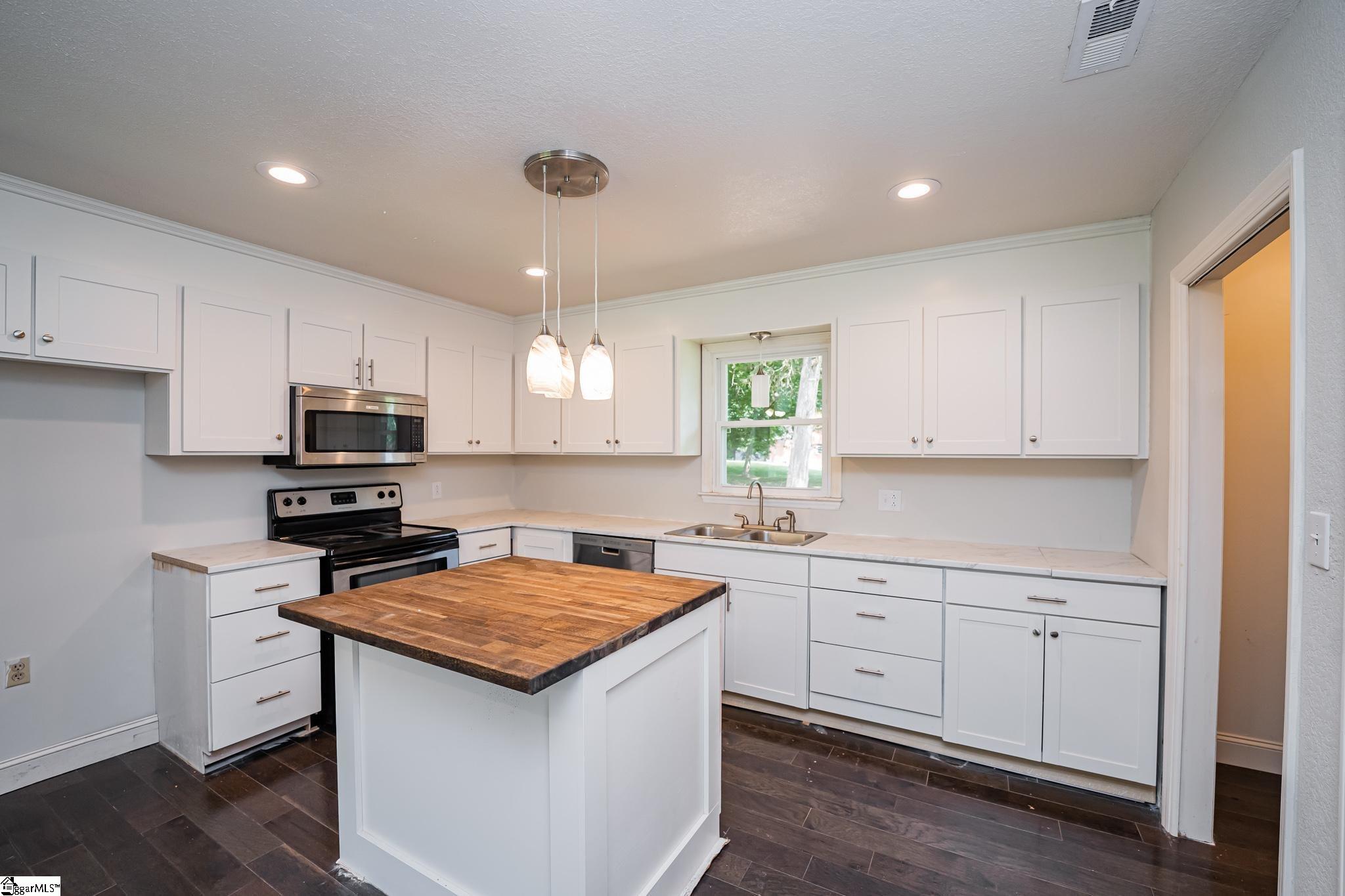 1333 Farmer Road Starr, SC 29684 - Photo 4 of 17