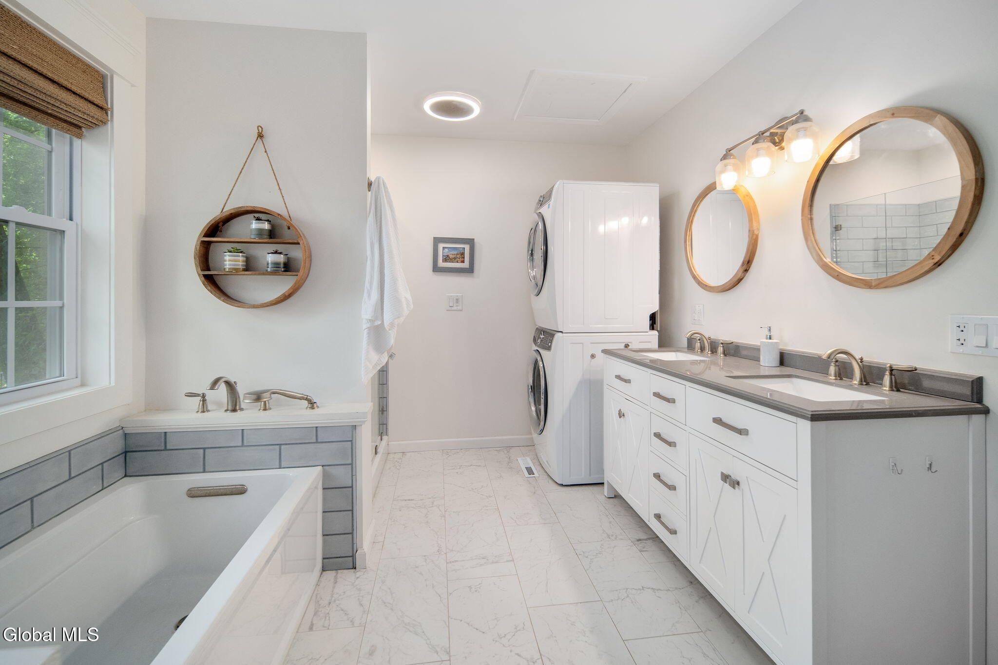 106 Berwick Road Bethlehem, NY 12054 - Photo 20 of 37 33-106BerwickRd_33
