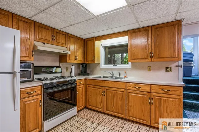 $799,000 | 608 Raritan Avenue, Atlantic Highlands, NJ 07716