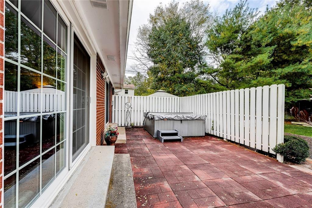 7960 Lieber Road Indianapolis, IN 46260 - Photo 7 of 37 Gallery Image 7