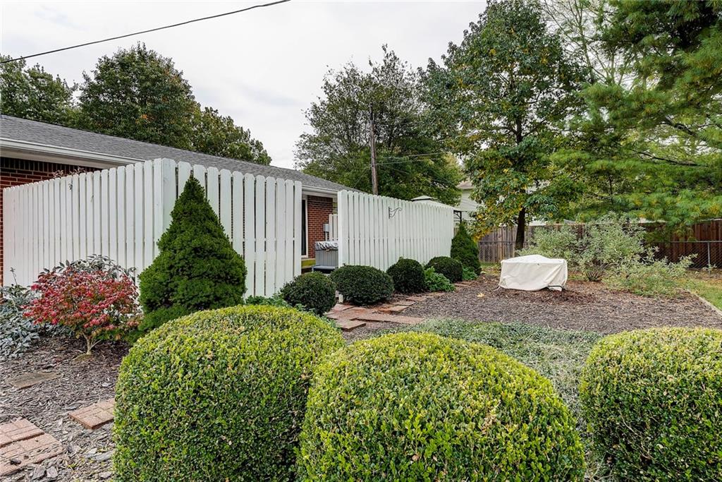 7960 Lieber Road Indianapolis, IN 46260 - Photo 8 of 37 Gallery Image 8