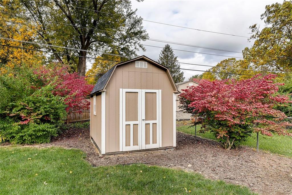 7960 Lieber Road Indianapolis, IN 46260 - Photo 9 of 37 Gallery Image 9