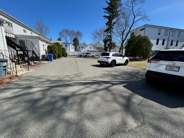 $1,800 | 23 Brown Street, Unit 1, Waltham, MA 02453