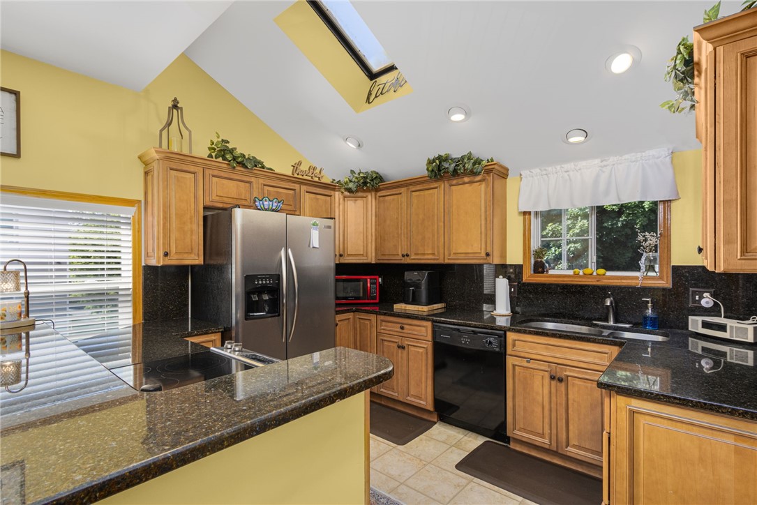 36 Pine Street Woonsocket, RI 02895 - Photo 23 of 45