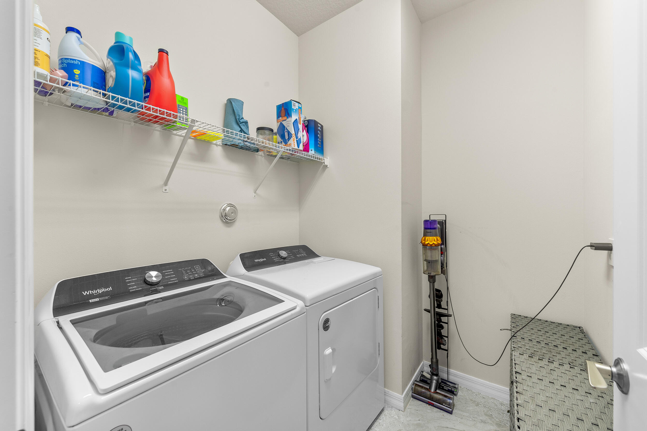 4762 Roldan Court Lake Worth, FL 33467 - Photo 19 of 33 a utility room with dryer and washer