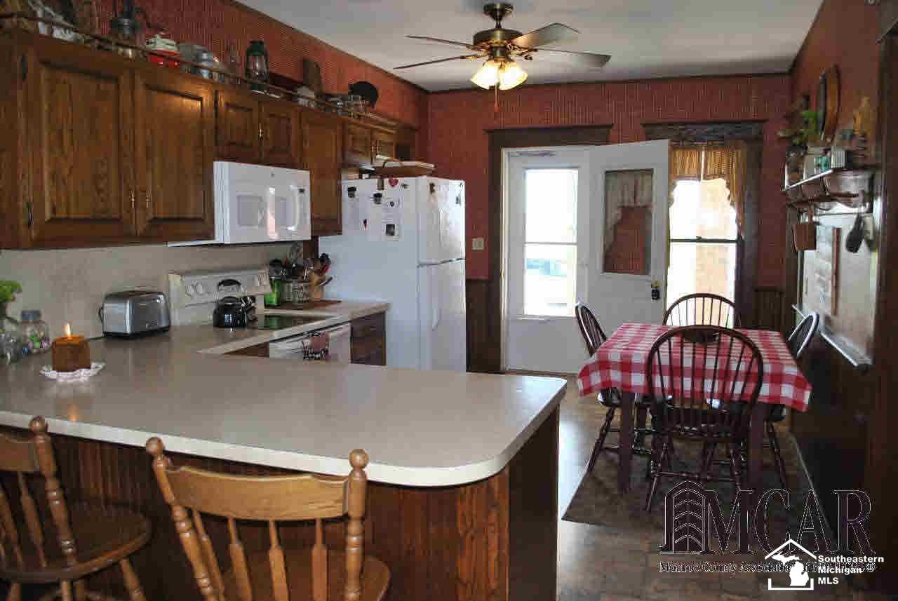 11625 Geiger Road Temperance, MI 48182 - Photo 17 of 41 21290879-16.JPG